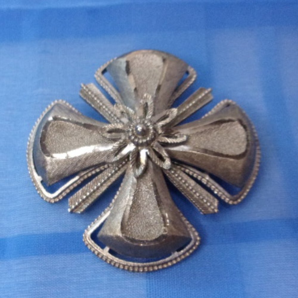 CFW Maltese Cross Brushed Silver Tone Brooch Pin